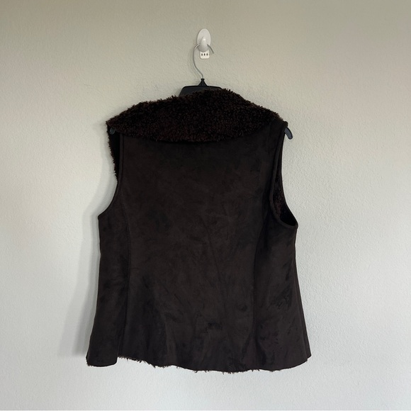 Talbots Faux Fur Brown Vest Size 16P - Picture 7 of 7